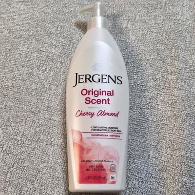 Jergens Original Scent Cherry Almond Lotion Dry Skin Long Lasting 21 fl oz