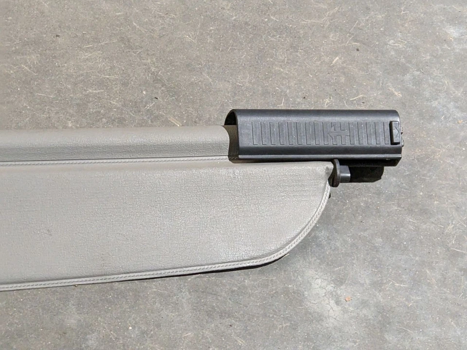 00-06 GMC Yukon XL / Cubierta de carga retráctil suburbana / Sombra (gra claro 1179526 Foto 4 de 4