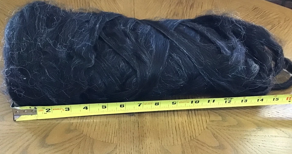 Rovings 100 % alpaca negros con reflejos grises claros. 12,5 OZ So Soft Foto 2 de 4