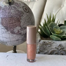 Fenty Beauty Gloss Bomb Universal Lip Luminizer 10 CHAMP STAMP FANTASY. 2 ml B1