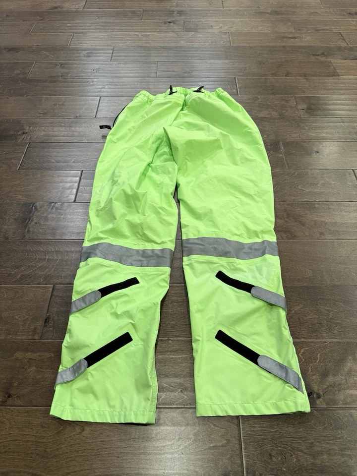 Pantalones visibles Showers Pass Club para mujer verde Artex reflectantes impermeables talla M Foto 3 de 4