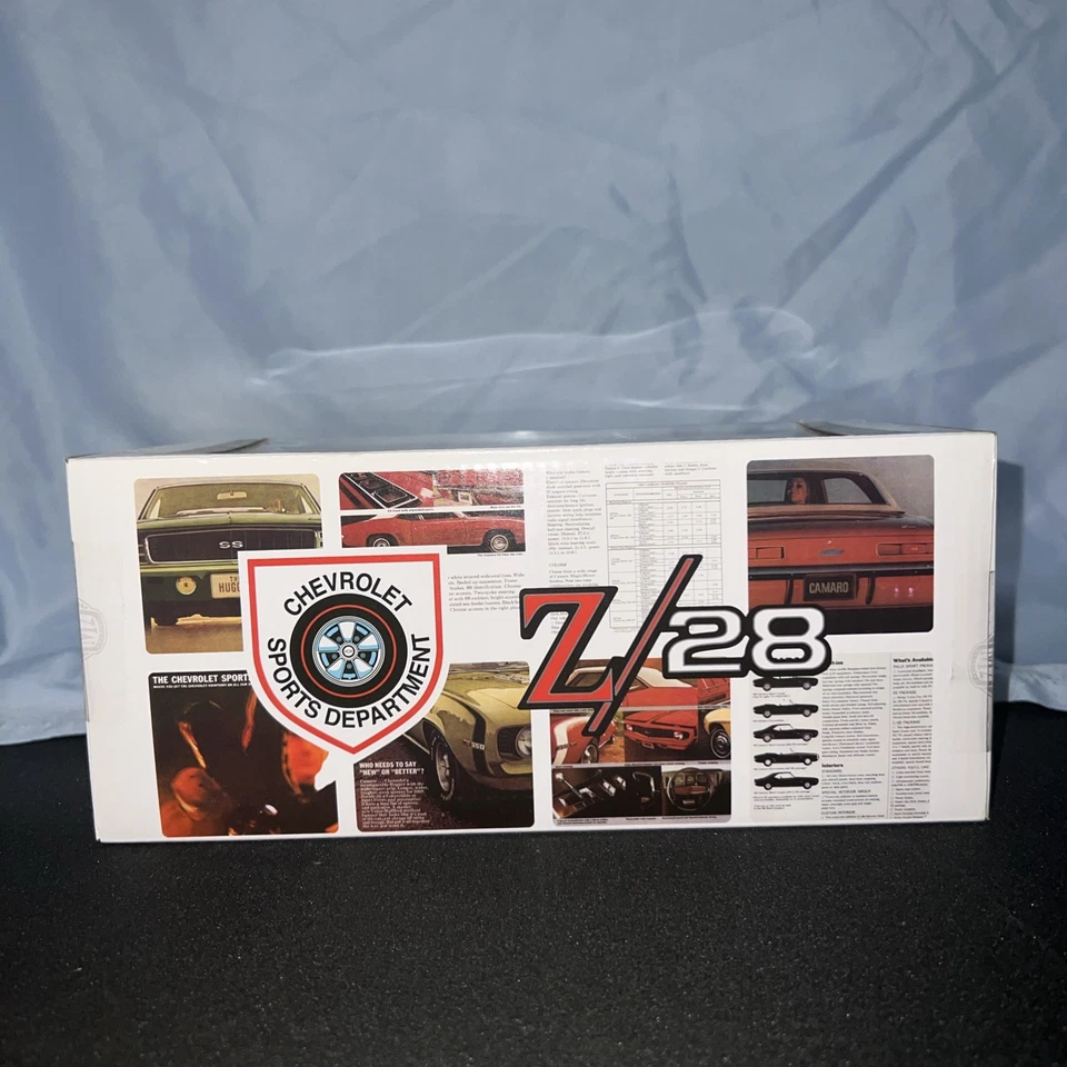 M2 Machines 1969 Chevrolet Camaro Z/28 Diecast 1/24 R83 - Image 2 of 4