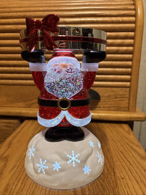 Bath & Body Works, Santa Glitter Water Globe, Lights Up. 3 Wick Candle Holder ￼￼