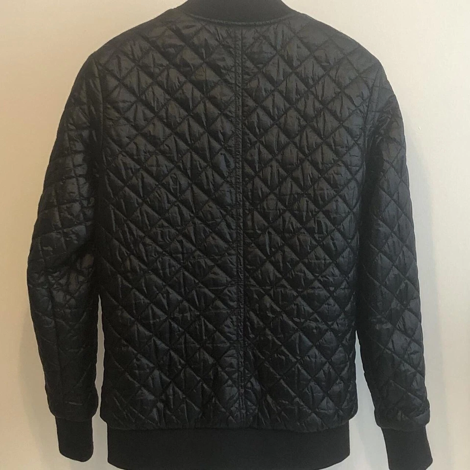 Chaqueta Michael Kors Mujer Pequeña Negra Bomber Acolchada Estampado Animal Reversible Foto 2 de 4