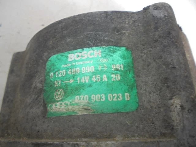 Volkswagen Transporter - Caravelle T3 1985 Alternator 070903023D AOJ78642 - Image 2 of 4