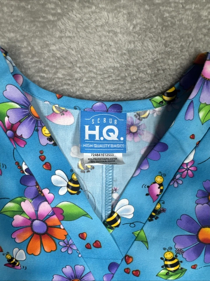 Women's Scrub H.Q. Short Sleeve Scrub Top Size S Spring Print, Bees, Flowers - Image 4 of 4