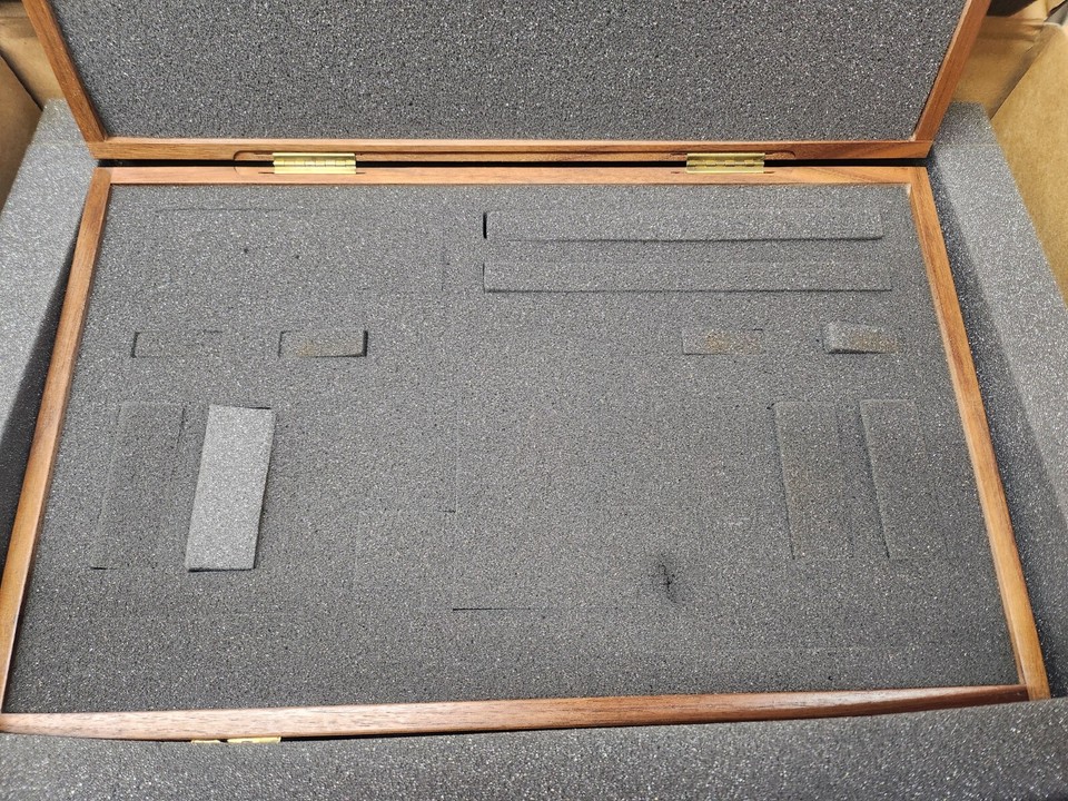 Agilent N4431B150 (Wooden Storage box) / N469360042 Ecal Kit Storage