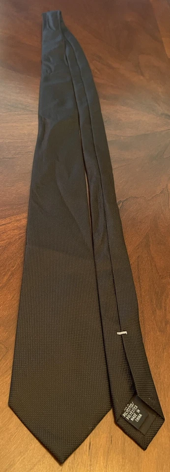 Geoffrey Beene Black 100 Polyester Men’s Neck Tie Made In China - Image 3 of 4
