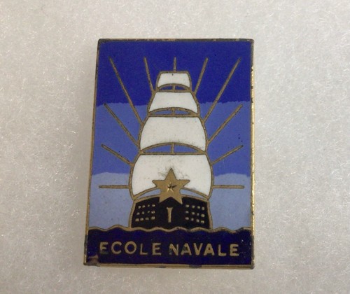 Insigne Croiseur Tourville Fabrication Augis Saint Barthélémy, émail