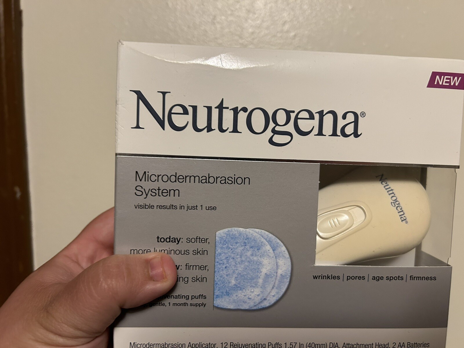 1 Neutrogena Microdermabrasion System 12 Puff Refills Included