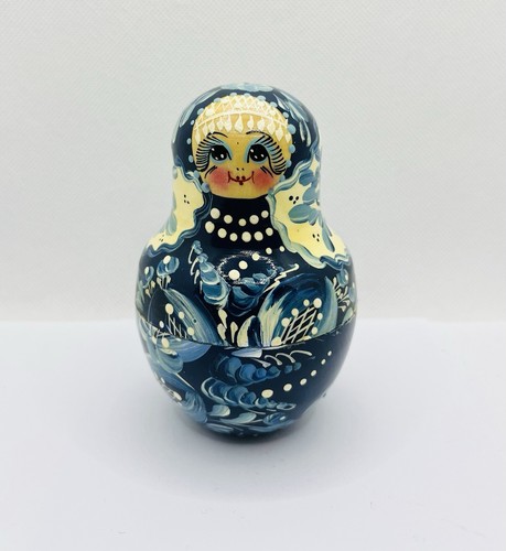 Vintage Russian Nesting Dolls Matryoshka Hand Painted Wooden 5 Piece Set Signed - Picture 7 of 22