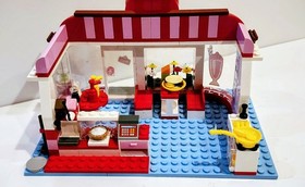 LEGO 3061 Friends City Park Cafe Clean Complete 2012 Stephanie Emma No Box 