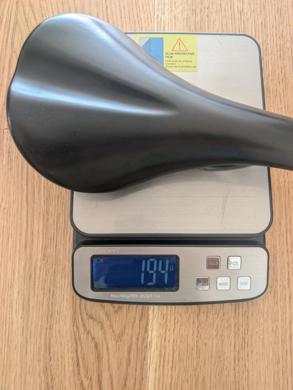 142mm (Shallow) Fabric Scoop Pro Carbon Rail Road Saddle 195g