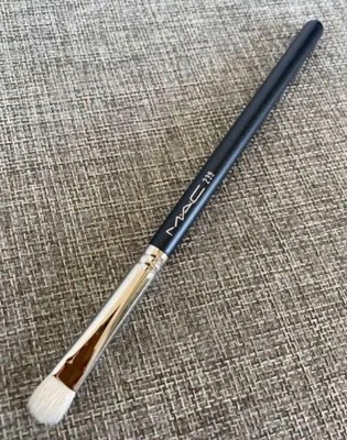 MAC  Eye shader BRUSH #239 Brush makeup eye shadow powder glitter FULL SIZE new