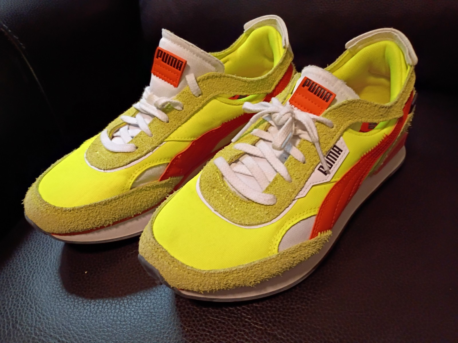 PUMA Women's Future Ryder Cut-out  Vintage  "Yellow Alert" Good Condition thumbnail 6