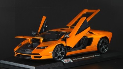 Lamborghini Countach LPI 800-4 1:18 Maisto Exclusive Style Special Edition