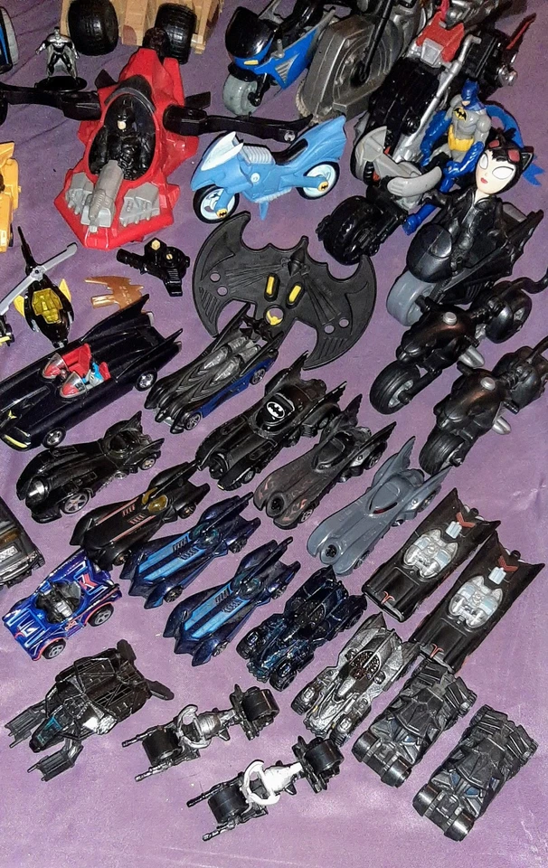 Vintage Batman Batmobile 68 Piece Lot Johnny Lightning Corgi & ETRL Collectibles - Image 4 of 4