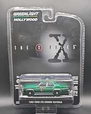 Greenlight Hollywood CHASE The X-Files '83 Ford LTD Crown Victoria Green Machine