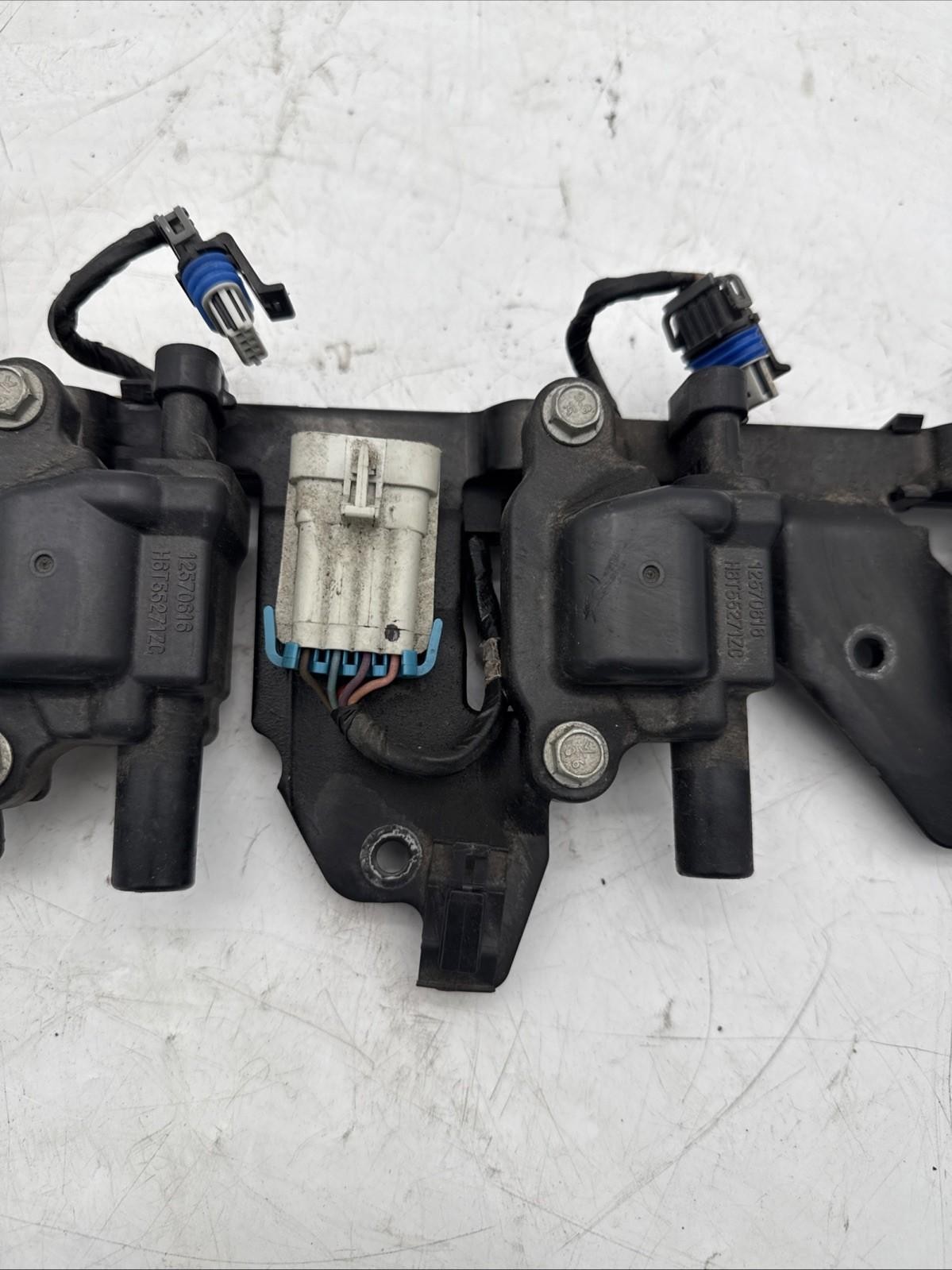05-13 CORVETTE C6 6.0L V8 LEFT DRIVERS SIDE IGNITION COIL BRASKET ASSEMBLY OEM