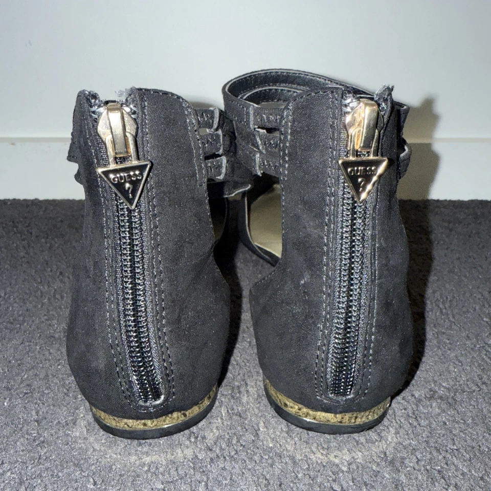 GUESS Correa de Tobillo de Gamuza Negra Plana Talla 7 Usada en Excelente Condición Foto 3 de 4