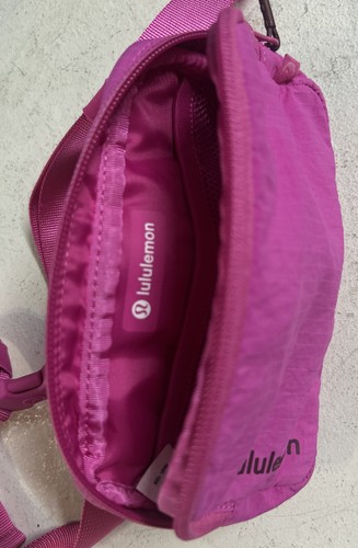 Mini bolso cinturón Lululemon Everywhere rosa sónico - Imagen 3 de 5