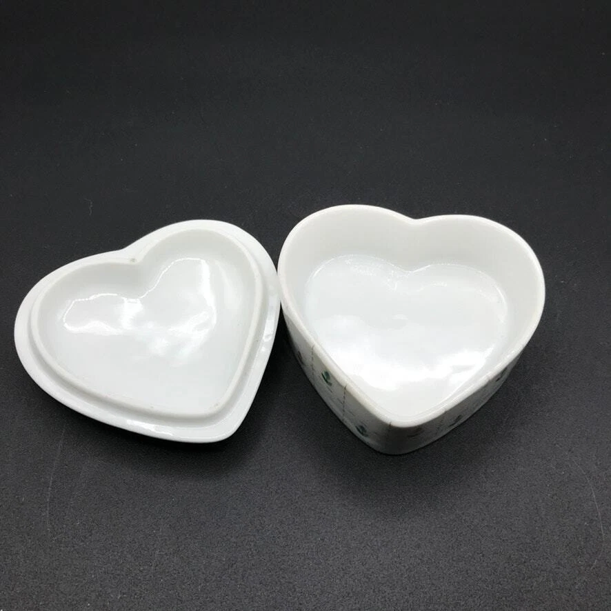 Vintage White Porcelain Heart-Shaped 4" Trinket Ring Dish Floral Pattern Japan - Image 3 of 4