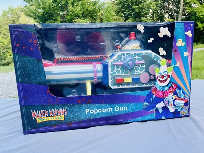 NEW MINT 26  KILLER KLOWNS From Outer Space Popcorn Gun LIGHTS SOUNDS MECHANICAL