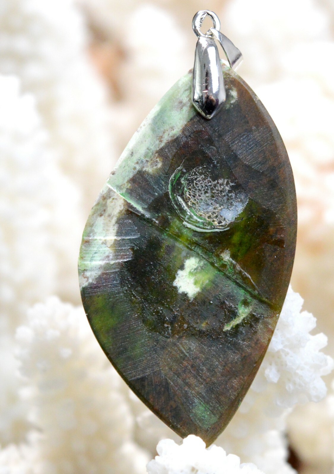 Chrome calcédoine résolvez le manque d'authenticité avec ce cabochon 44 carats pierre naturelle