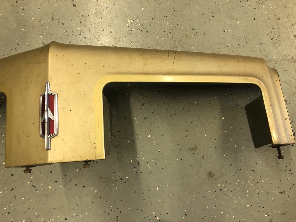 Oldsmobile 98 1971 panel de cabezal delantero con emblema Donk 71 Olds Foto 4 de 4
