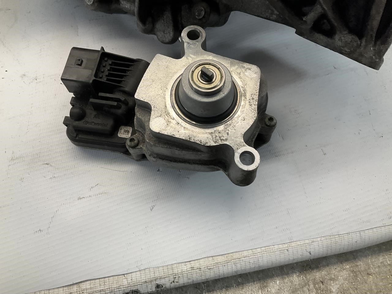17-23 Maserati Ghibli SQ4 AWD Transfer Case w/ Actuator Motor Module Q