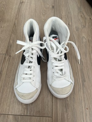NIKE BLAZER MID '77 (GS) WEISS/SCHWARZ GRÖSSE 3,5 UK Turnschuhe Schuhe Damen Jungen Mädchen