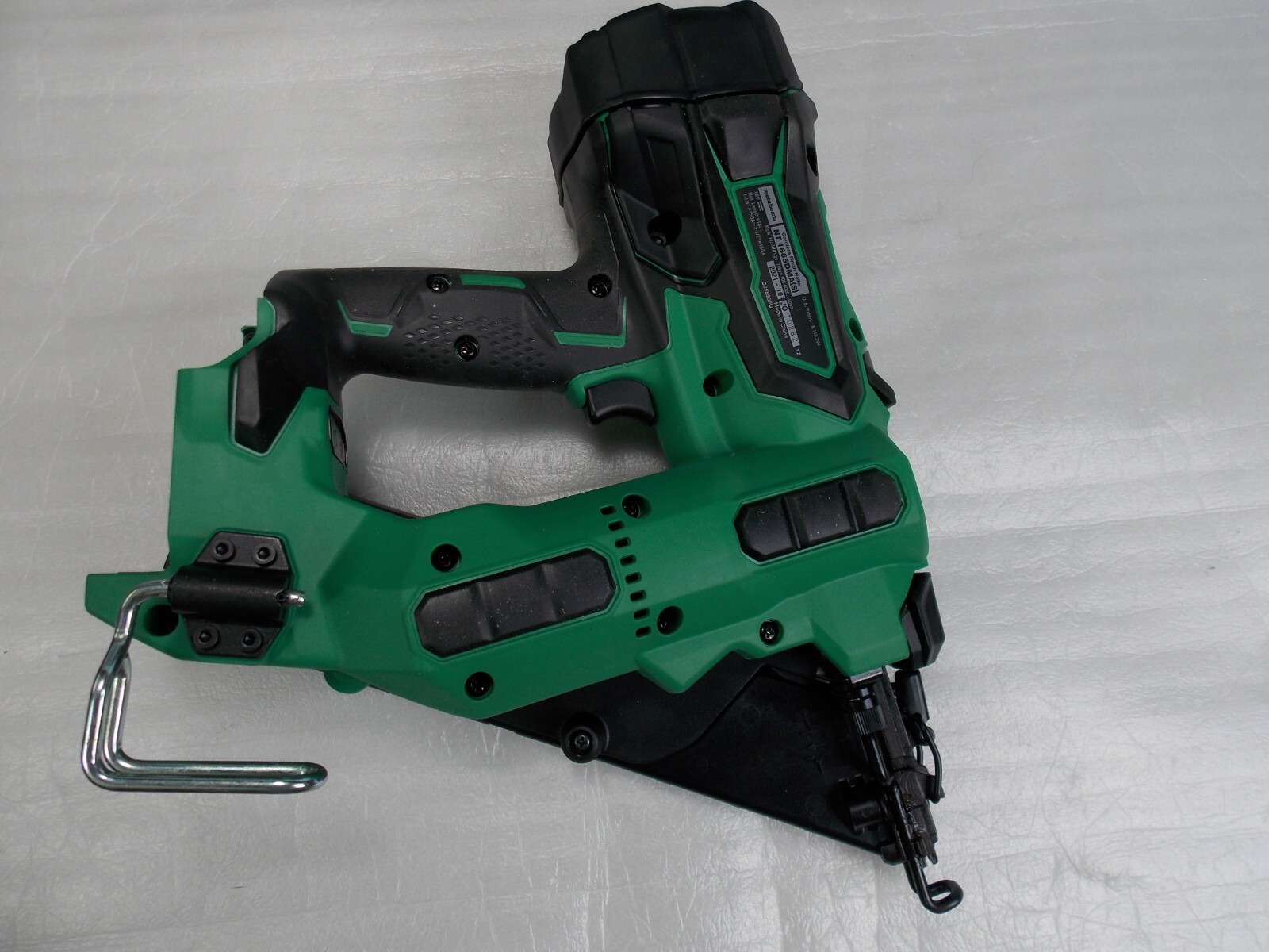 Metabo HPT (Hitachi) Metal Nibbler - CN16SA, Cuts 16-Gauge Steel, 3.5 Amp, 5.7 Ft/min