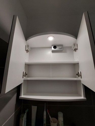 Spiegelschrank - weiß lackiert - mit LED-Beleuchtung - 61 cm - Bild 2 von 2