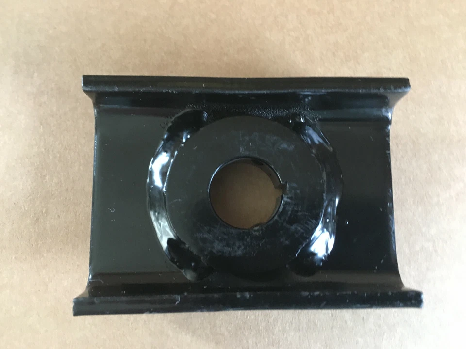 Gravely 10988 Deck Blade Cradle Hub Holder 010988 Superseded to 20062000 - Image 4 of 4