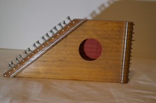 Medium size wooden zither