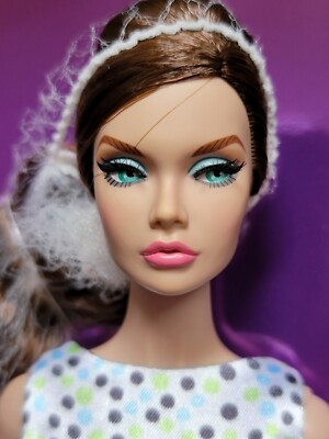 NRFB PARTY IN THE HAMPTONS POPPY PARKER doll Integrity Toys