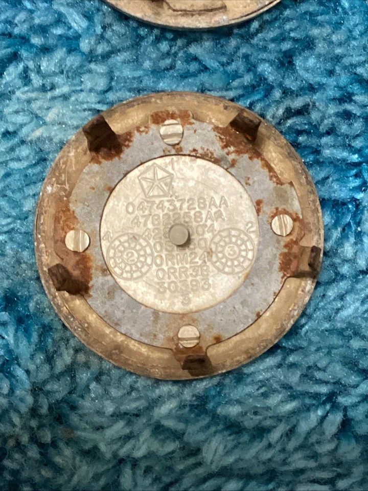 2002-2004 Chrysler Voyager Town & Country OEM Center Cap Part #04743728AA 1piece - Image 4 of 4