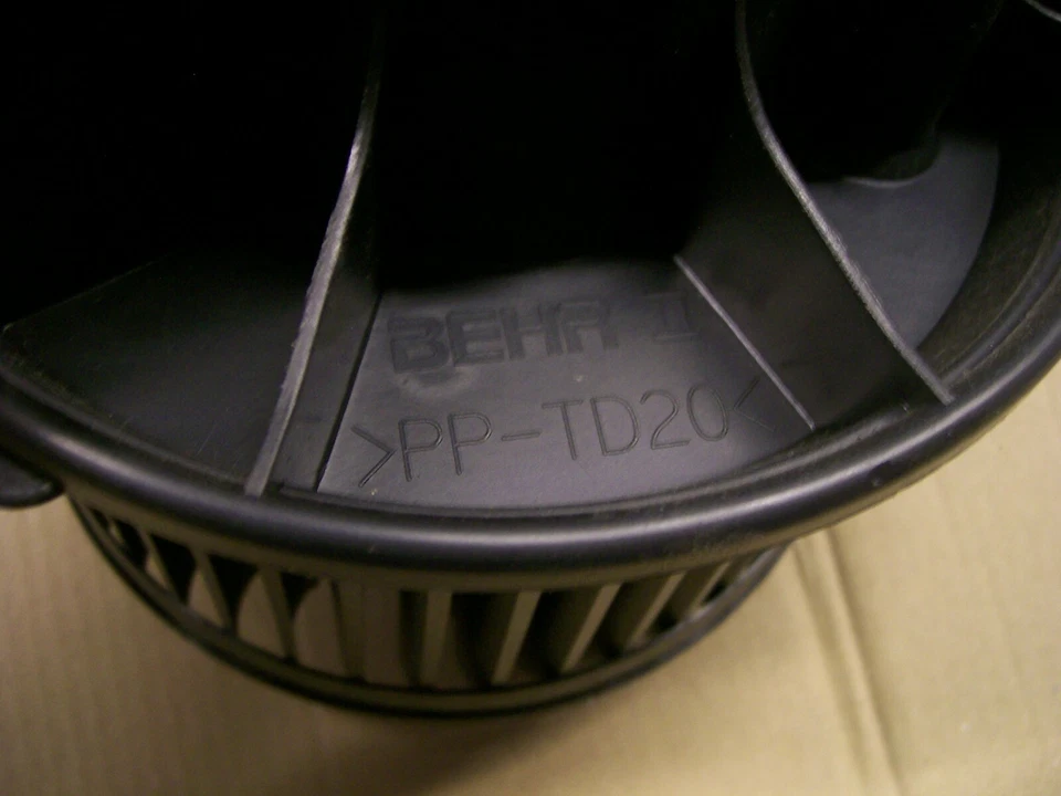 PEUGEOT 206 CALENTADOR VENTILADOR MOTOR APAGADO 2002 REG 3 PUERTAS 64245 BEHR Foto 4 de 4