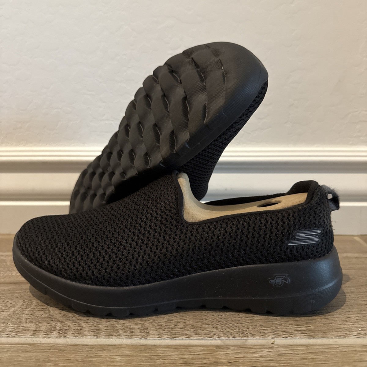 Skechers Womens Go Walk Joy 15600W Black Casual Shoes Sneakers