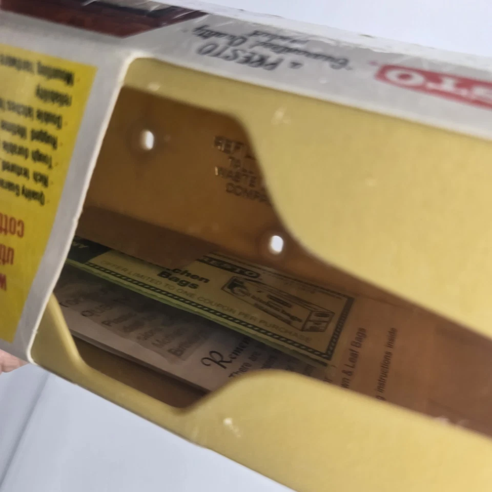 SACO PLÁSTICO PRESTO VINTAGE DISPENSADOR DE LATA DE LIXO NOS ANOS 1970 bege - Imagem 4 de 4