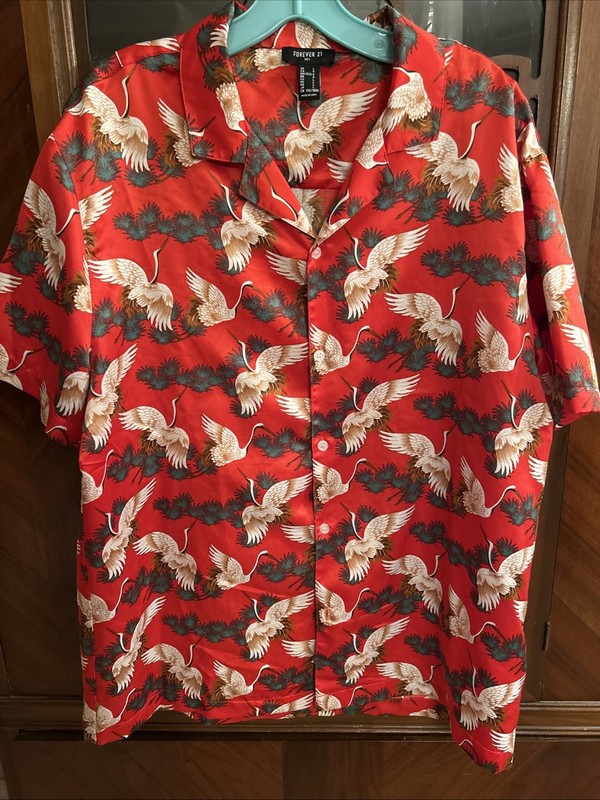 Forever 21 Mens Red Crane Hawaiian Style Short Sleeve Button Up Satin feel Large