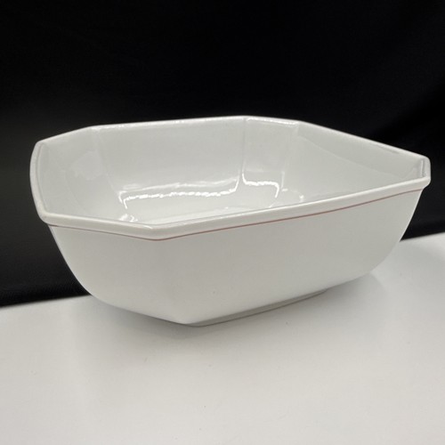 Villeroy & Boch  Facette Rouge (1) 8" Square Vegetable Bowl Heinrich •PRISTINE• - Picture 1 of 16