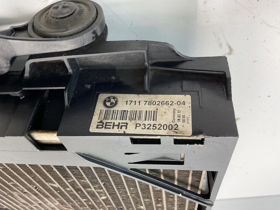 2011-2016 BMW F10 528i 535i xDRIVE ENGINE OIL COOLER LEFT DRIVER OEM - Image 4 of 4