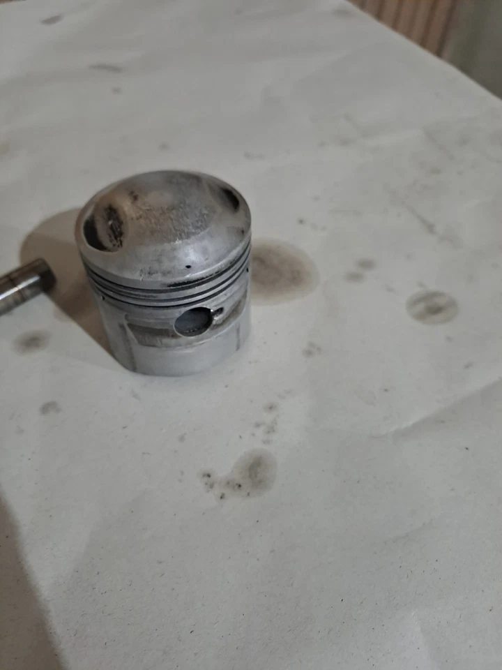 HONDA CB350K, CB350B4, CB350G PISTONE STD COMPLETO DI FASCE CON 1000 KM PERCORS - Imagem 2 de 3