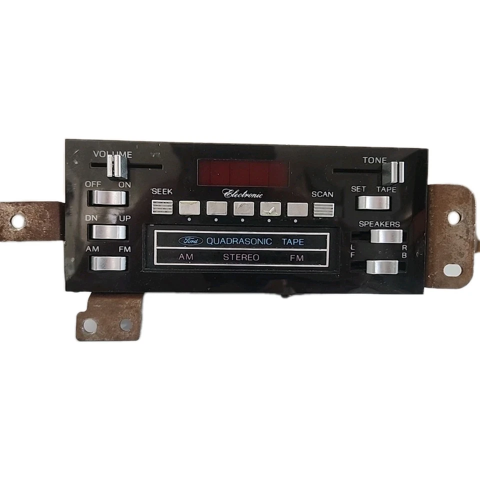 Lincoln Mark V 1979 AM/FM estéreo electrónico radio cuadrasónica de 8 pistas Foto 2 de 4