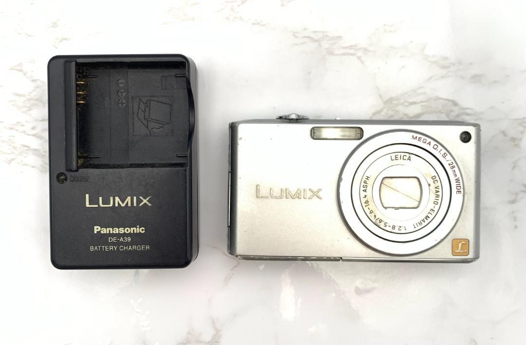 Panasonic Lumix DMC FX33 Digital Camera Silver with Battery