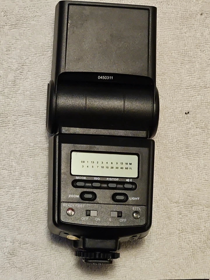 Vivitar Series 1 Power Zoom AF DSLR Flash  DF-383-CAN  Case, Flash, Instructions - Image 2 of 4