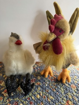 2 Boyd's Bears Archie Strutencrow 9  Rooster and white chicken