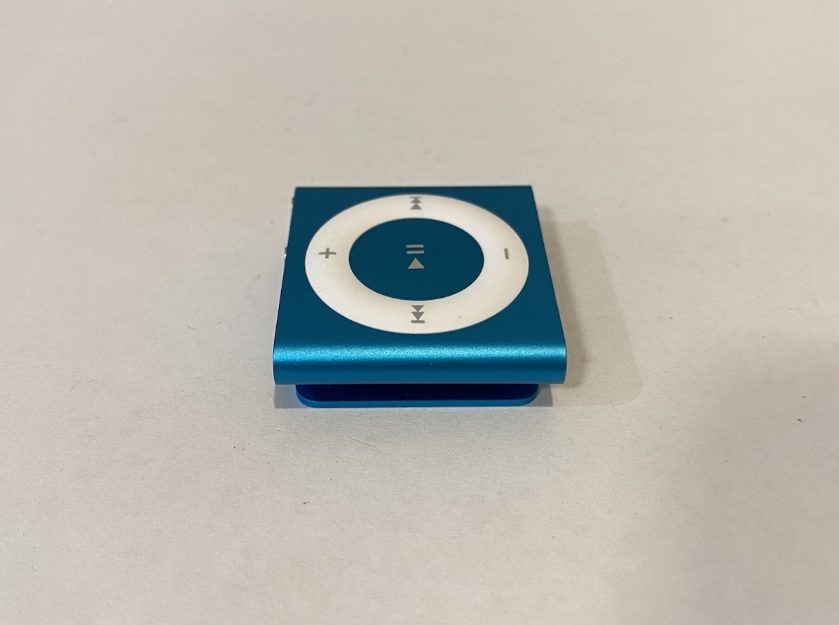 Apple iPod shuffle 第4世代 2GB ブルー Apple iPod Shuffle 4th Generation Blue (2 GB) Works Great | eBay