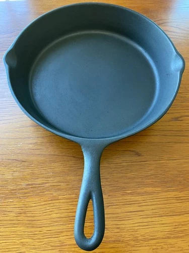 Lodge # 7 10” 3 Notch Skillet Vintage Cast Iron Heat Ring Restored